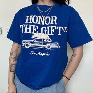 honor the gift blue tee small